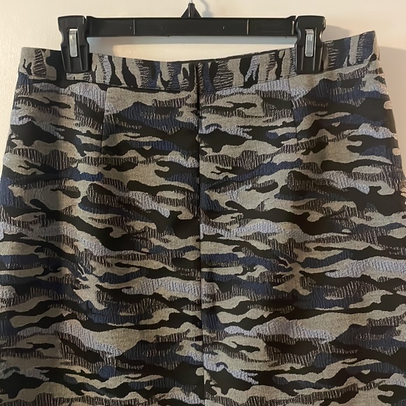 Mini camo skirt in blue grey tones. Final markdown! - Picture 3 of 4